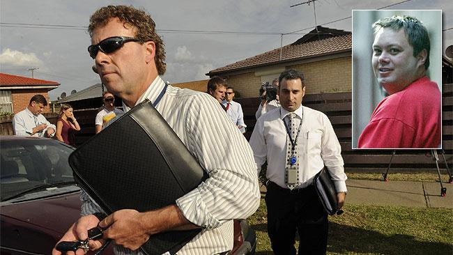 Detectives at the home of George Williams, father of Carl Williams (inset), after delivering the news that Carl had been killed inside Barwon Prison today. Picture: Jon Hargest