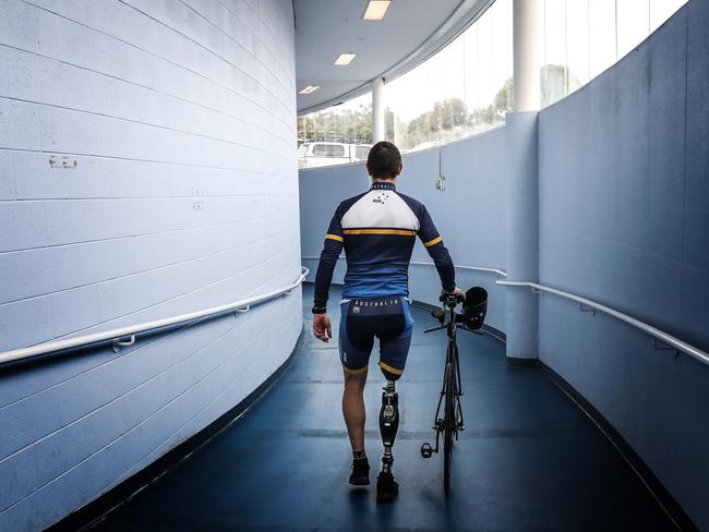 Hicks arrives at the Adelaide Superdrome during 2020 to train ahead of the Tokyo Paralympics. Picture: Sarah Reed