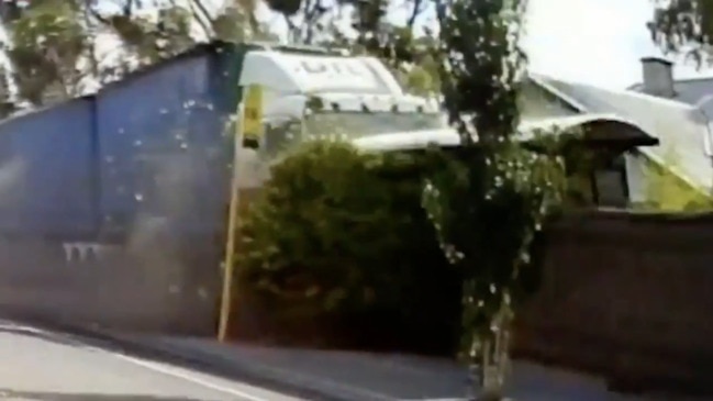 Terrifying moment truck smashes through Adelaide intersection (9NEWS)