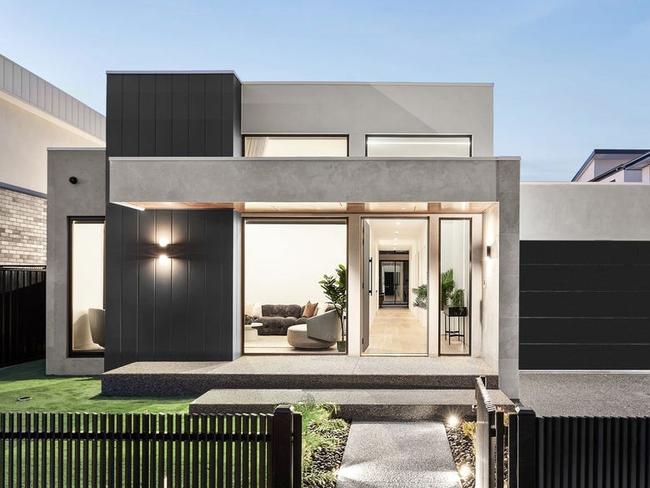 Builder’s gamble pays off to smash suburb record