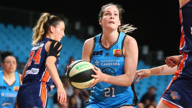 Keely Froling, pictured playing for Canberra in the WNBL, dominated the Hobart Chargers for Launceston Tornadoes last Saturday. (Photo by Chris Hyde/Getty Images)