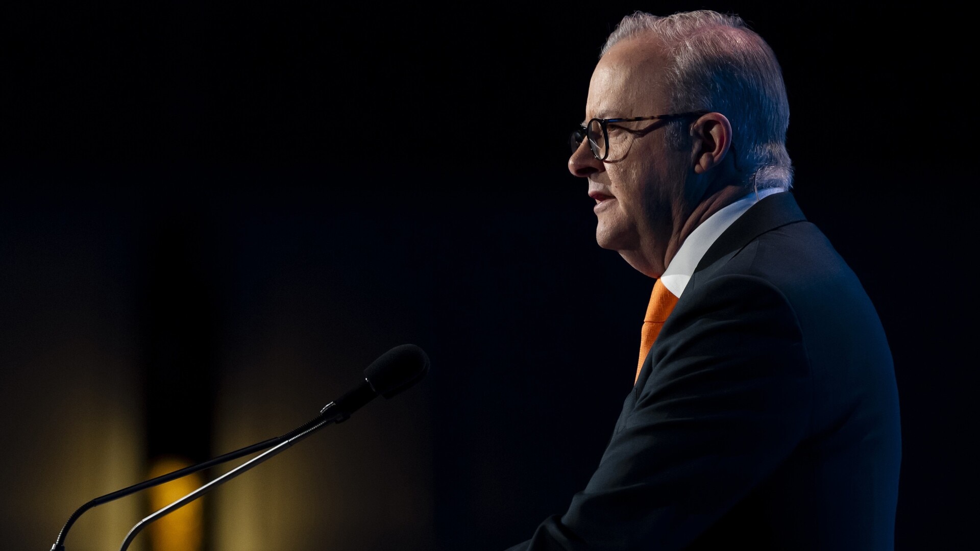 Anthony Albanese lands in Rome for papal inauguration
