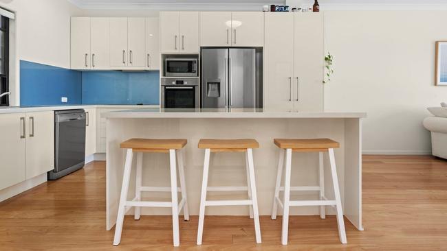 Inside former premier Annastacia Palaszczuk’s Sunshine Beach apartment, which has been listed for sale. Picture realestate.com.au