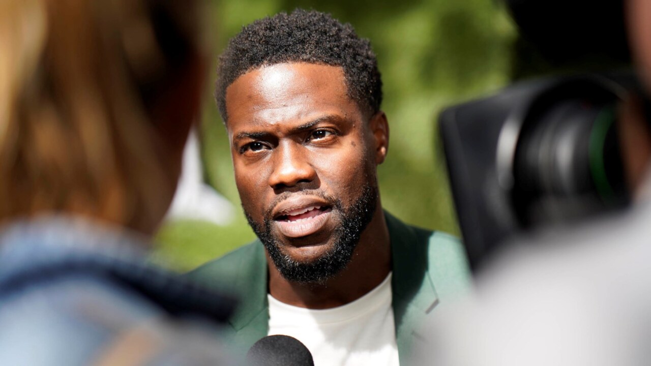 Kevin Hart steps down as Oscars host over old homophobic tweets