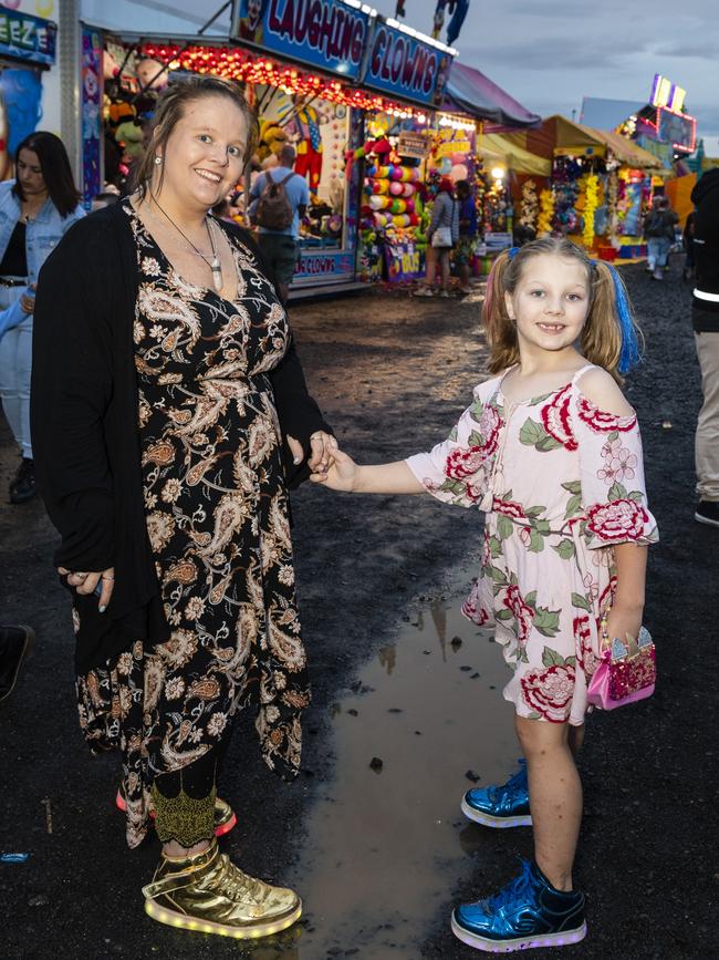 Karissa (left) and Tearlah Lawrence at the 2022 Toowoomba Royal Show, Saturday, March 26, 2022. Picture: Kevin Farmer