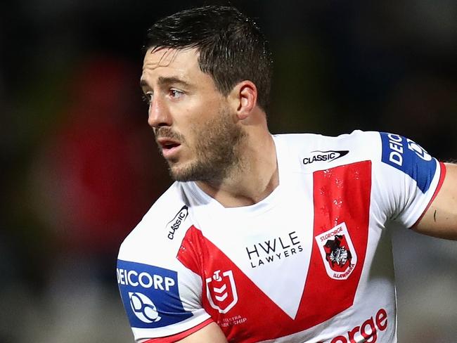 SYDNEY, AUSTRALIA - JULY 22: Ben Hunt of the Dragons passes during the round 19 NRL match between the St George Illawarra Dragons and the Manly Warringah Sea Eagles at Netstrata Jubilee Stadium, on July 22, 2022, in Sydney, Australia. (Photo by Jason McCawley/Getty Images)