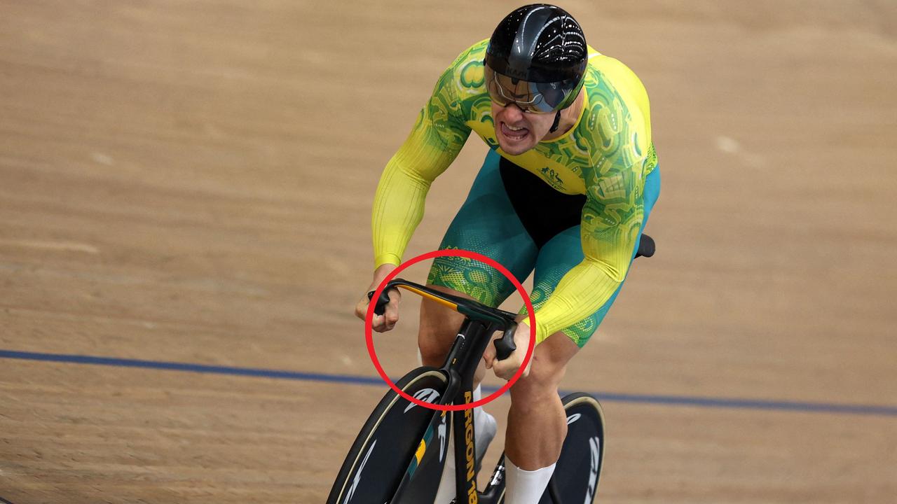 Gold medallist Australia's Matthew Glaetzer with his dodgy bars. Photo by ADRIAN DENNIS / AFP.