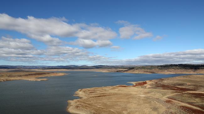 Burrendong Dam when it was at 5.2 per cent capacity. Picture: Jonathan Ng