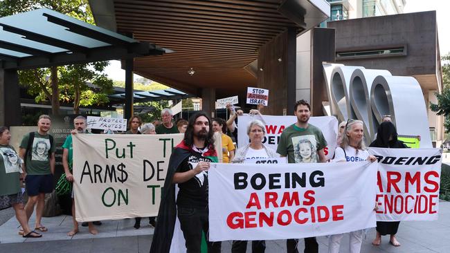 Supporters of Margie Pistorius and Dave Sprigg at the Brisbane Magistrates Court. Picture: Tertius Pickard