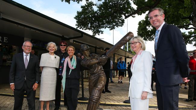 Premier Dominic Perrottet was joined by the Minister for Sport Alister Henskens, Venues NSW Chairman Tony Shepherd AO, the Hon. Dame Quentin Bryce and former Cricket Captain Belinda Clark while unveiling the statue. Picture: NCA NewsWire / Gaye Gerard