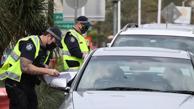 Queensland Police checking on motorists crossing the border at Griffith St, Coolangatta. Picture: Glenn Hampson