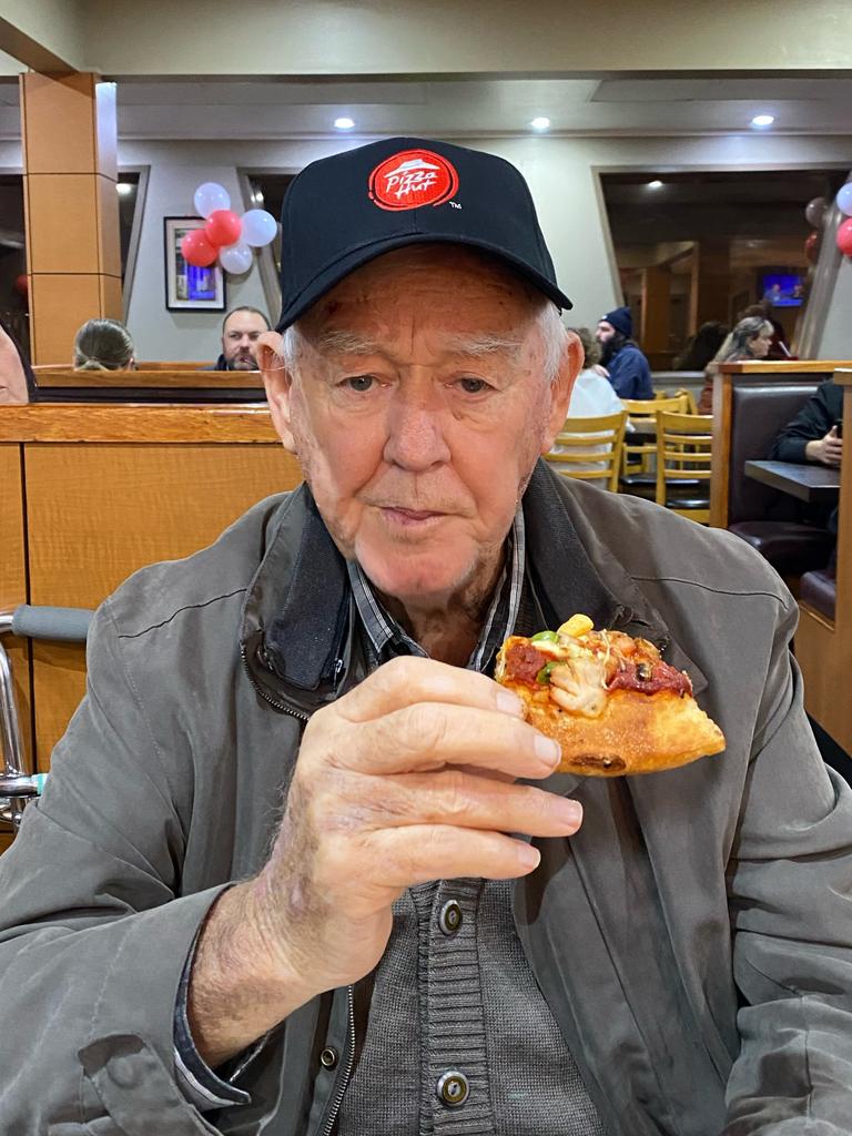 Pizza Hut Marion serves its last slices as South Australians farewell ...