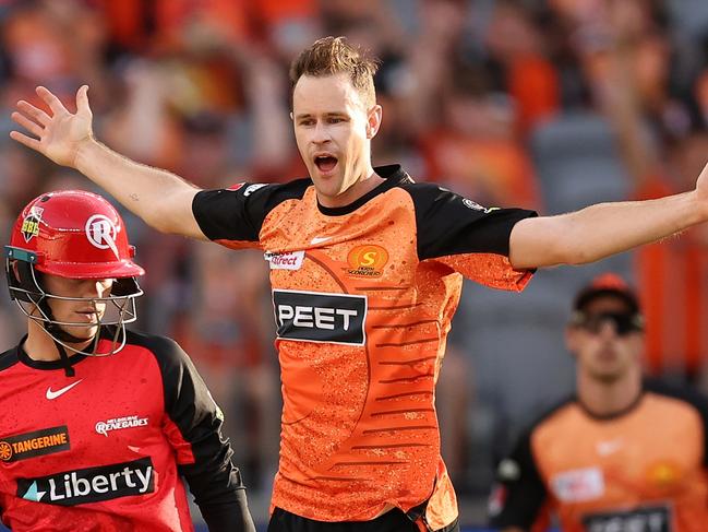 The Melbourne Renegades are in the box seat to pry veteran quick Jason Behrendorff from the Perth Scorchers. Picture: Getty Images