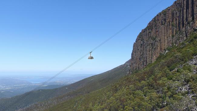 Artists impression of the proposed development of a cable car on Mt Wellington / kunanyi by MWCC.