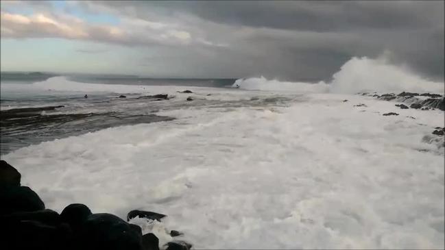 Wild surf conditions hit Snapper Rocks