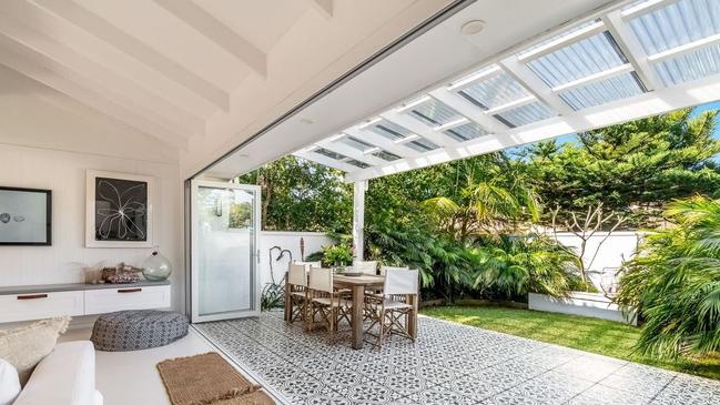 The design connects the interior to the outdoors.