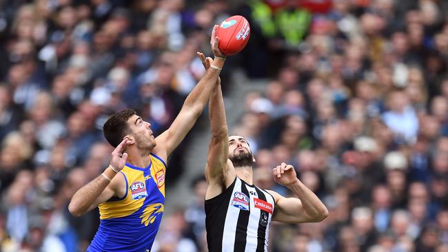 West Coast premiership ruckman Scott Lycett in action against Collingwood’s Brodie Grundy in the 2018 grand final. Picture: AAP Image/Julian Smith