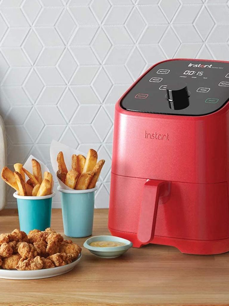 A miniature version of the classic, internet-adored Instant Pot Air Fryer is now on sale. Image: Amazon Australia.