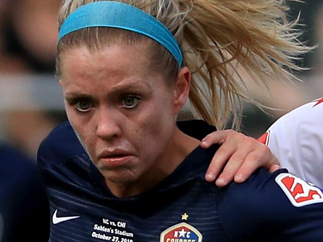 CARY, NORTH CAROLINA - OCTOBER 27: Savannah McCaskill #9 of the Chicago Red Stars tries to stop Denise O'Sullivan #8 of North Carolina Courage during the 2019 NWSL Championship game at WakeMed Soccer Park on October 27, 2019 in Cary, North Carolina. (Photo by Streeter Lecka/Getty Images)