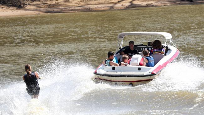 A man in his 40Ãs died during the Southern 80 Water Ski event along the Murray River in Echuca and Moama. A recreational boat along the Murray River. Picture: Ian Currie