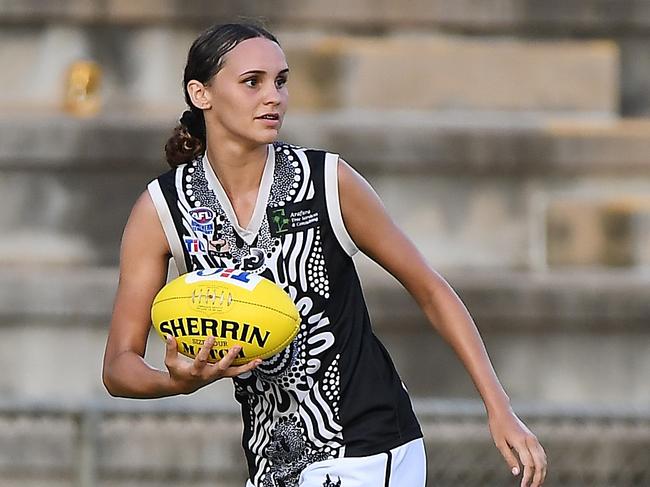 T’Sharni Graham of Palmerston Magpies. Picture: Felicity Elliott / AFLNT Media