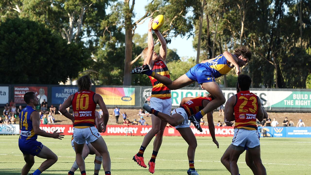 Elliot Himmelberg marks against the Eagles. Picture: Will Russell/AFL Photos