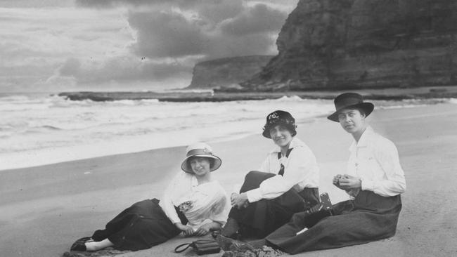 Members of the Allen family on Bilgola Beach in 1916. Photo State Library of NSW