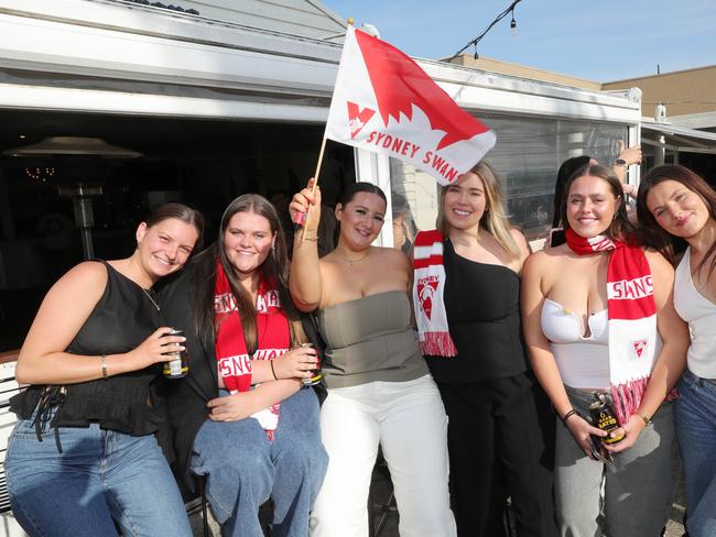 AFL grand final celebrations around Geelong . The Torquay Hotel Torquay left: Milla Wright , Edan Starrett , Maya Wright , Astia Starrett , Tayla Macdonald and Caitlin Macdonald Picture: Mark Wilson