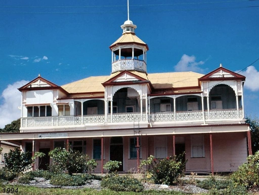 The former Queensland National Hotel on Morgan Street in Mount Morgan pictured in 1994.