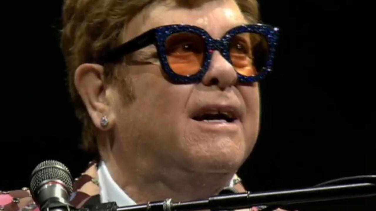 Elton John addresses wheelchair pictures