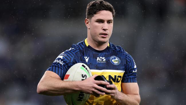 SYDNEY, AUSTRALIA - JULY 04: Mitchell Moses of the Eels warms up during the round 18 NRL match between Parramatta Eels and South Sydney Rabbitohs at CommBank Stadium, on July 04, 2024, in Sydney, Australia. (Photo by Cameron Spencer/Getty Images)