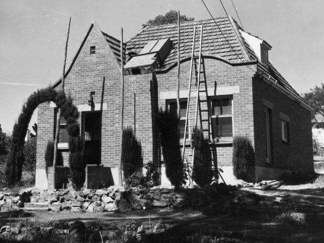 Property damaged from the 1954 Adelaide earthquake.