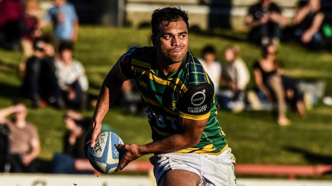 Karmichael Hunt had his first Shute Shield hitout for Gordon last week against Norths.