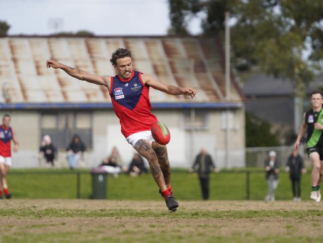 Ryan Odell takes a kick for Chelsea Heights. Picture: Valeriu Campan