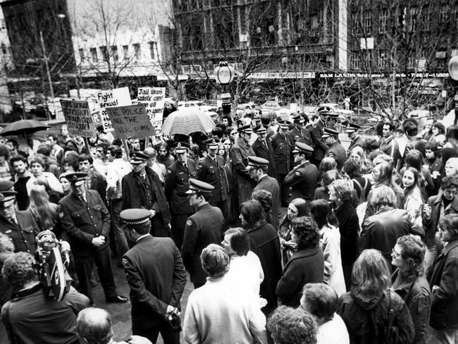 Police in among gay rights protesters outside Central Court in Sydney in 1978.