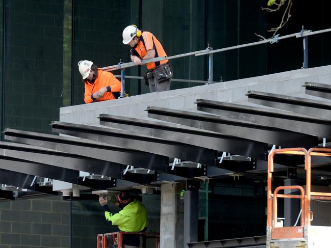 Lack of trust by tradies stops jabs