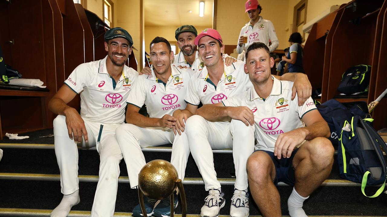 Mitchell Starc, Scott Boland, Nathan Lyon, Pat Cummins and Beau Webster. Photo by Darrian Traynor/Getty Images