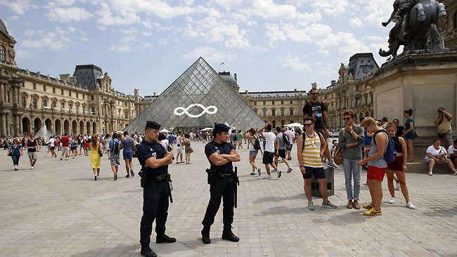 France Pickpocketing Problem