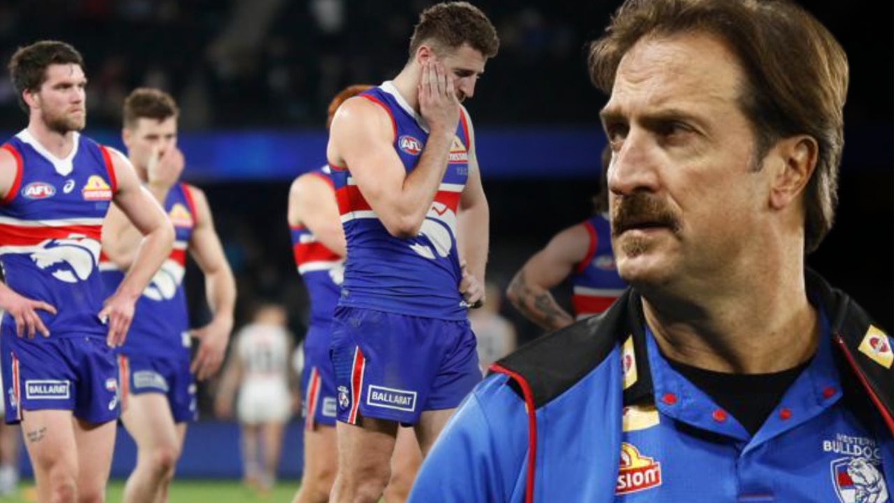 Don't blame Luke Beveridge for the Dogs' issues.