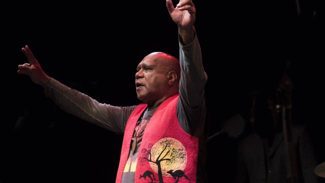 Archie Roach reaches out to the audience. Picture: AMANDA JAMES