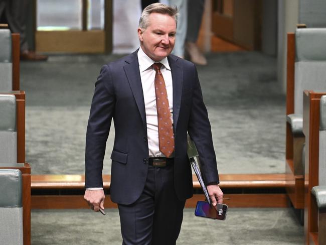 Bowen repeatedly promised his global warming schemes would cut your electricity bills by $275. Picture: Martin Ollman