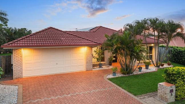 8 Daintree Drive, Parkinson goes to auction at 3pm