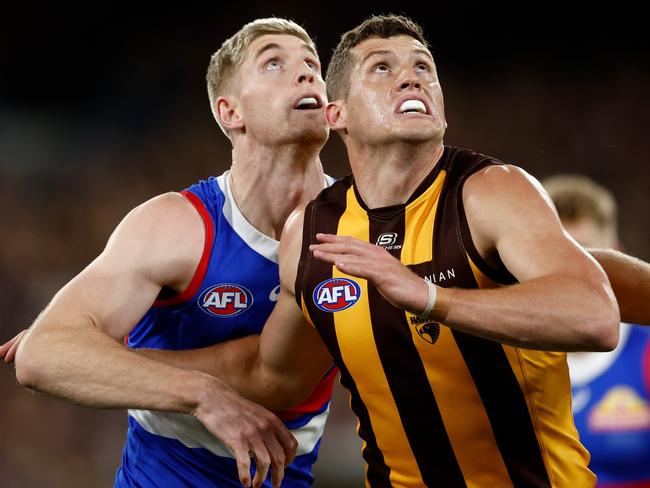 Tim English was well beaten by Hawk Lloyd Meek. Picture: Michael Willson/AFL Photos