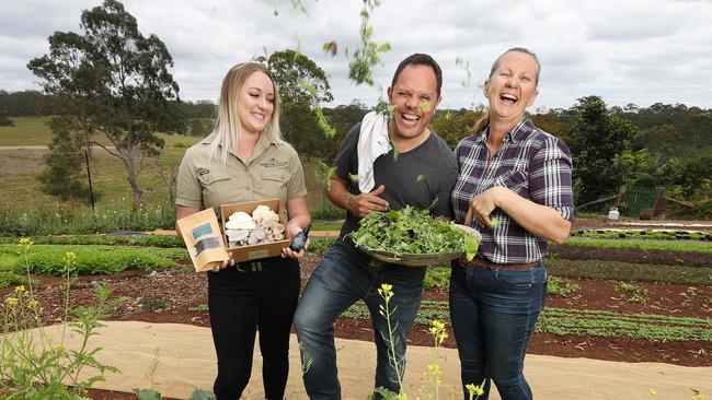 Madi Leicester, Celebrity chef Chef Alastair McLeod and Jacki Hinchey at Ocean View. Photo: Annette Dew