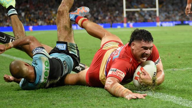 Valynce Te Whare scores one of two tries on debut. Picture: NRL Photos