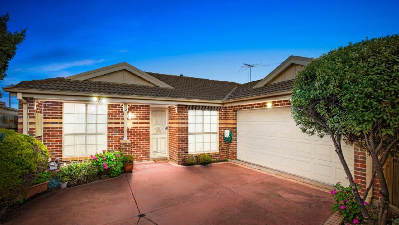 Herald Sun Real Estate auction blog: Livestreams and rolling updates ...