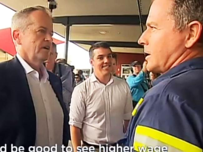 A Gladstone worker talks to Bill Shorten about higher earners tax rate.