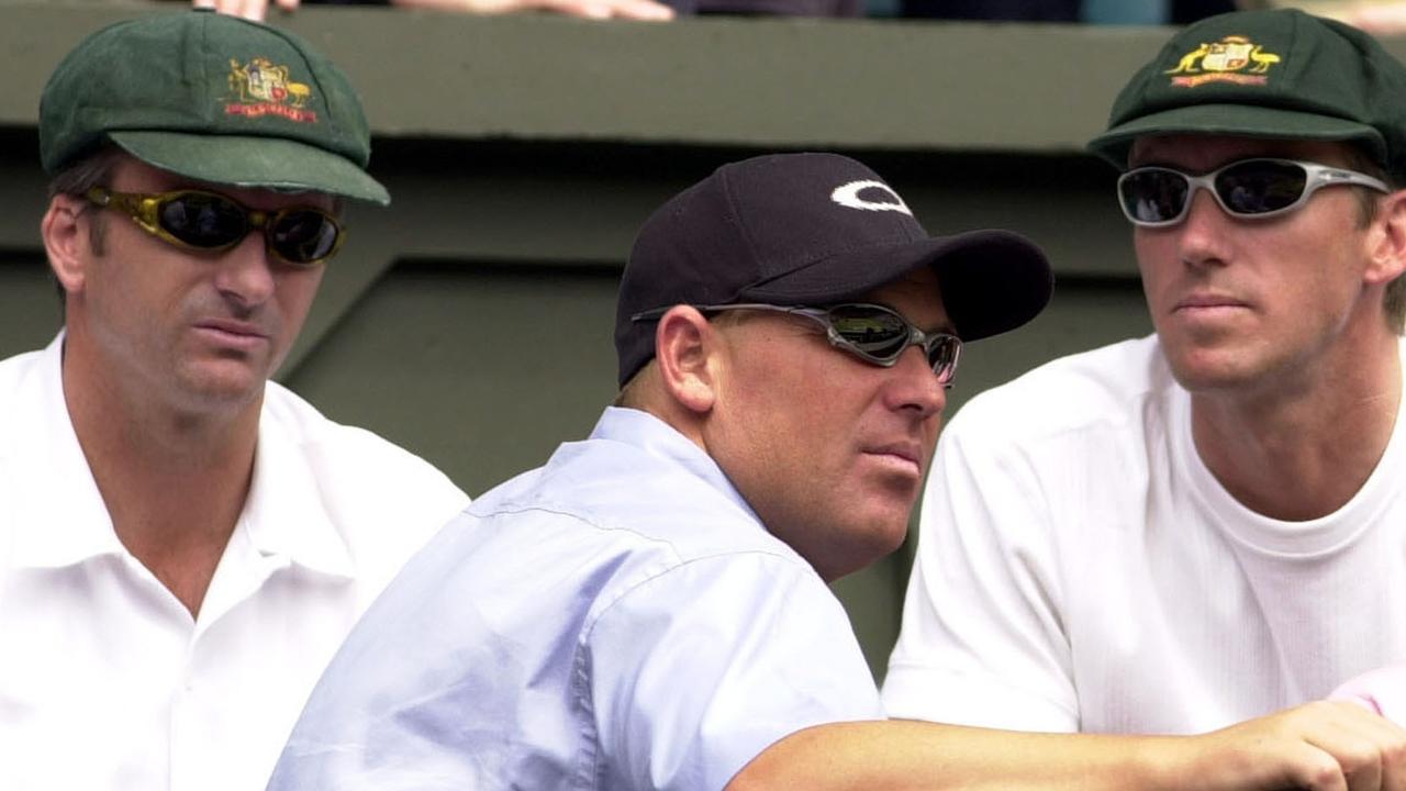 Shane Warne opted not to wear his baggy green to Wimbledon.