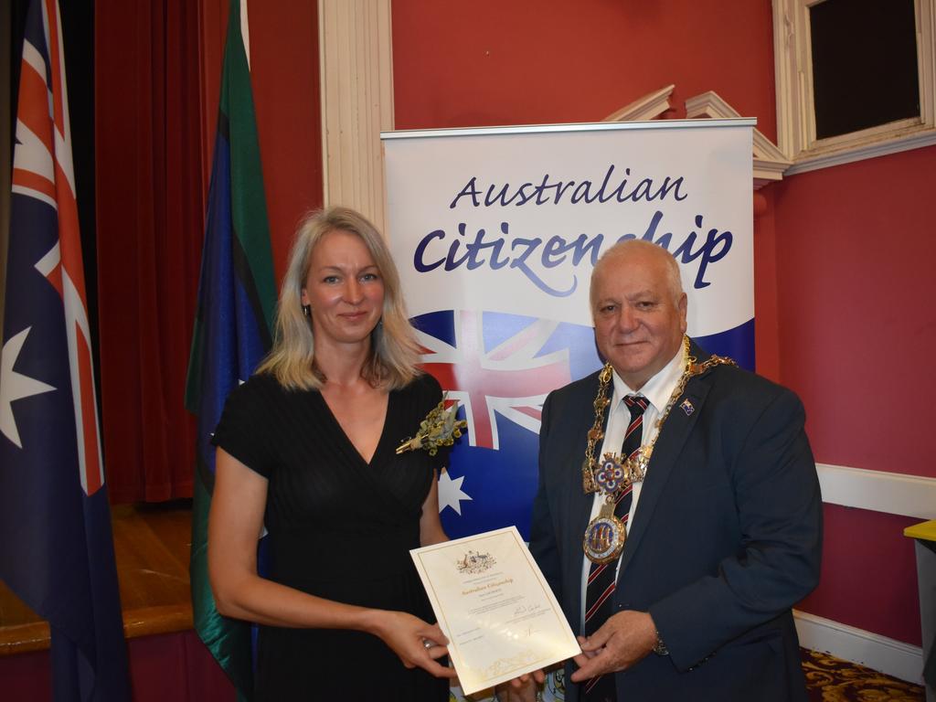 Inta Lauberte with Mayor Vic Pennisi (Photo: Warwick Daily News)