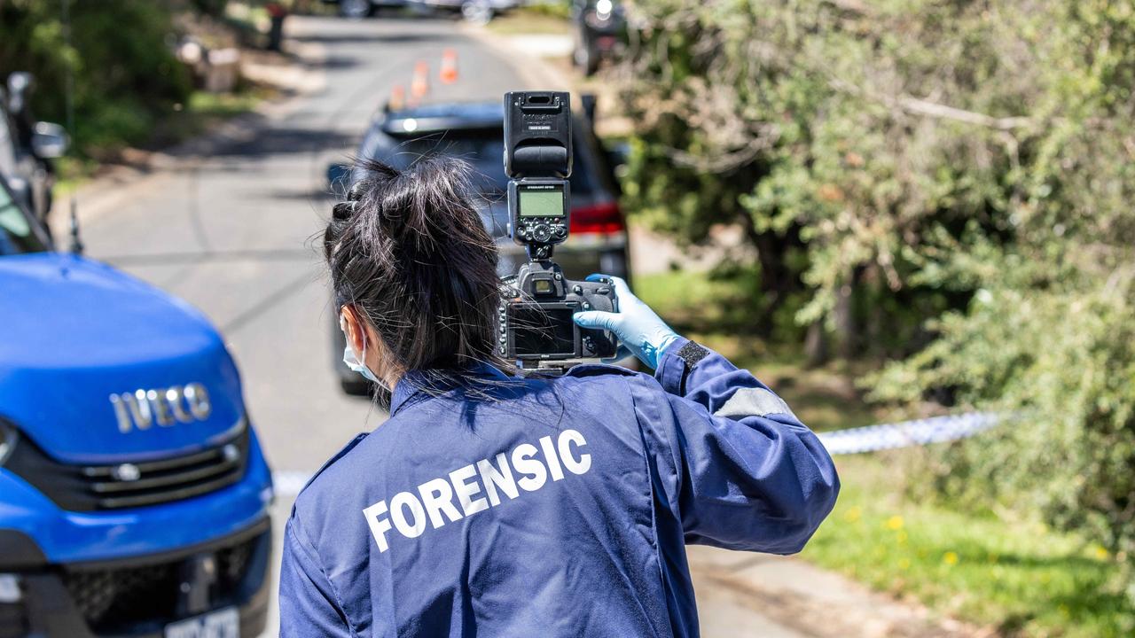 Police attended the scene of the deaths on Parson Street, in the Melbourne suburb of Rye. Picture: NewsWire / Jake Nowakowski